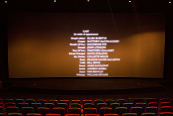 90hy豪运国际国际党委组织召开《长津湖》观影活动